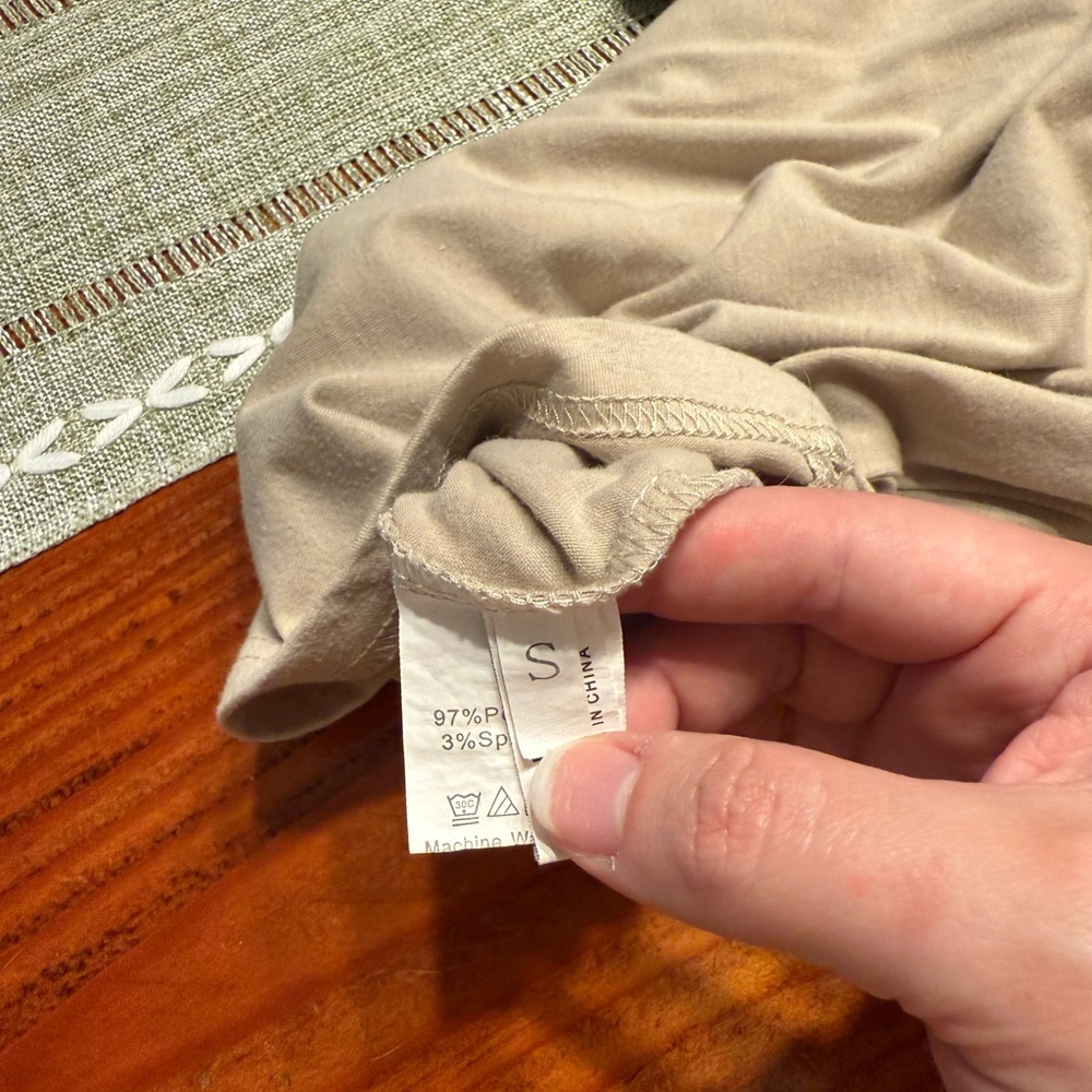 SHEIN Tan Short Sleeve Grpahic Tee - Picture 3 of 3